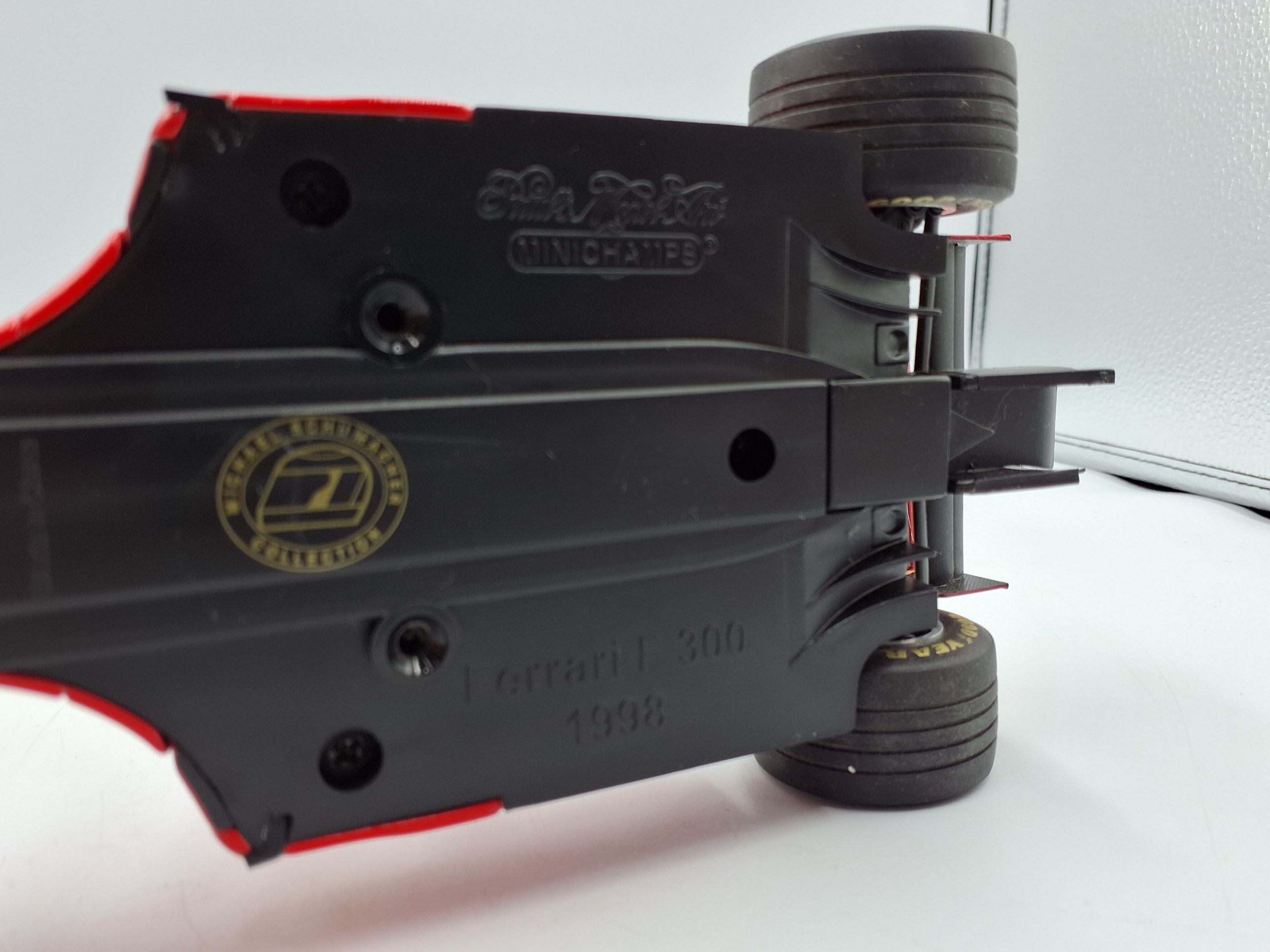 Ferrie F 300 1/18